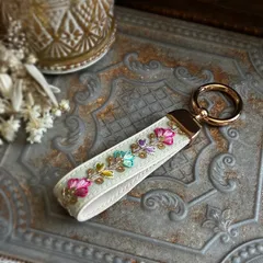₊˚⊹ ハンドメイド　₊˚⊹  インド刺繍　　miniキーホルダー　ストラップ　チャーム　キーホルダー