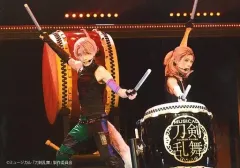 【中古】生写真(男性) 山崎晶吾(五月雨江)・永田聖一朗(村雲江)/ライブフォト・横型・膝上・キャラクターショット/「ミュージカル『刀剣乱舞』 -東京心覚-」ローソンプリント限定ブロマイド