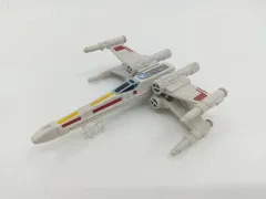 トミカ　スターウォーズ　ミニカー、おもちゃ10種＋おまけのストラップ トミカ スターウォーズ ミニカー、おもちゃ10種＋おまけのストラップ