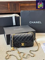 【今日特価】Chanel シャネル ゴールドボールスクエアミニバッグ 調節可能なチェーンが特徴の高級感溢れる新作