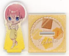 【中古】アクリルスタンド・アクリルパネル 中野一花(私服) 「映画 五等分の花嫁 トレーディングラメ入りアクリルフィギュア」 ローソン・Loppi・HMV＆BOOKS online限定