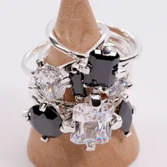 【美 品】値下げ e.m.（イーエム）シルバー キュービックジルコニア リング ジルコニア立てづめピンキーリング（リング）｜e.m.（イーエム
