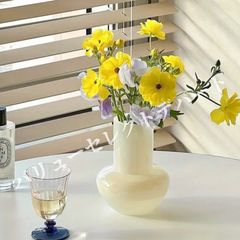 ガラス製 花瓶 白と黄色のストライプ ガラス製 花瓶 白と黄色の