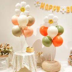 【スマイルデイジー２コ ＆ 風船 １４PCS  お誕生日  飾りつけ セット 】１歳　2歳　３歳 記念日 おうちフォト お誕生日　風船　大人飾り　女の子　男の子　100日祝い　記念日　韓国風　インスタ映えのサムネイル