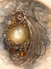 宝石質　ゴールデンマイカ(14mm) 鳳凰巻きペンダント