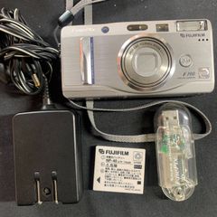 FUJIFILM デジカメ 富士フイルム FinePix F700 シルバー デジタルカメラ バッテリー2個付き ジャンク品