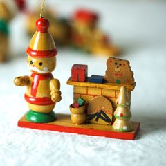 ガラスオーナメント　オレンジ窓のお家／スノーマン Xmasガラスオーナメント オレンジ窓のお家／スノーマン - メルカリ