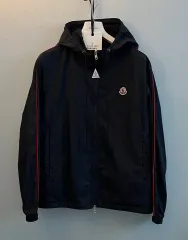 新品 4 21 22SS MONCLER(モンクレール) HATTAB レインジャケット 黒