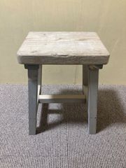 ハンドメイド　天然古材　角形スツール