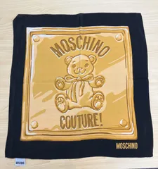 MOSCHINO ジャケット柄 シルク 大判スカーフ MOSCHINO ジャケット柄 シルク 大判スカーフ - メルカリ