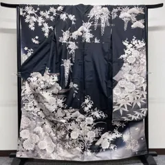 【希少】 大島紬の黒地の振袖　着物　晴れ着　成人式