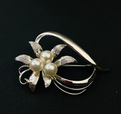 美品 アコヤ本真珠パール5.7-5.8mm ブローチ 花モチーフ