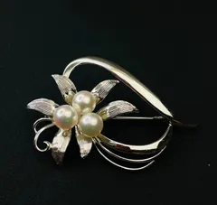 美品 アコヤ本真珠パール5.7-5.8mm ブローチ 花モチーフ シルバー 金具(silver刻印あり）