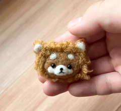 柴犬ちゃんブローチ　くまの着ぐるみ