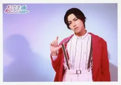 【中古】生写真(男性) 超特急/タカシ(松尾太陽)/横型・上半身・衣装白・赤・帽子・右手親指サスペンダー・首かしげ・背景紫/「BULLET TRAIN Arena Tour 2018 GOLDEN EPOCH」大阪12/26公演限定 生写真セット第63弾