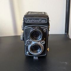 Yashicaflex 二眼レフカメラ フィルム1本付き - メルカリ
