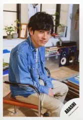 【中古】生写真(ジャニーズ) 嵐/二宮和也/座り/「This is 嵐 LIVE 2020.12.31」グッズオフショット/公式生写真