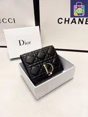 【今日特価】Dior ディオール 財布シリーズ 高品質小牛皮に高級古銅金具を備える