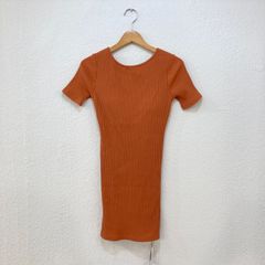 【美品】【新品タグ付き】 エヴリス EVRIS ★夏にピッタリのワンピース★ タッセルリブカットワンピース 【F】 フリーサイズ オレンジ 【パット入りでインナーを気にせず着用できる】 タッセルのバックレースアップがポイント 272230302801-01