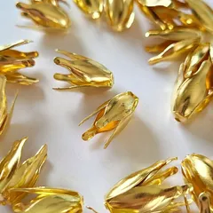 【 20個 】ロングキャップ お花の萼 花びら ゴールド  ビーズキャップ アクセサリー ピアス ハンドメイド ( ロング 花びら座金 ゴールド )