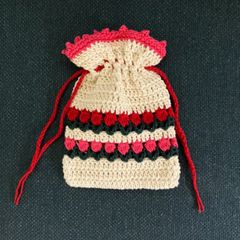 チューリップ　巾着　ハンドメイド　編み物