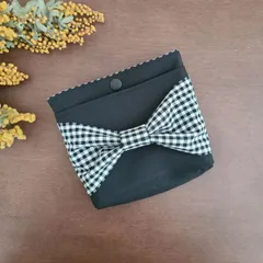 19.蓋なしリボン移動ポケット　白黒チェック×黒　女の子　サニタリーポーチ　おはなの移動ポケット