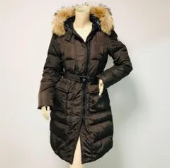 MONCLER★モンクレール・MELINA レディース ブランドアイコンワッペン ラクーンファー アイコンバックルベルト付き アシンメトリージップ ダウンコート(2)レディースダウンジャケット カジュアル ジャケット 秋冬物 アウター ブランド リアルファー