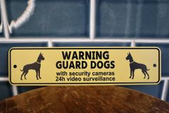 新品 WARNING DOGS 番犬に注意！ メタルサイン 看板 世田谷ベース アメリカンハウス ガレージ インテリア 犬 玄関