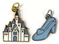 【中古】雑貨 シンデレラ城＆ガラスの靴 「ディズニー Disney Blue Ever After  チャーム」 東京ディズニーリゾート限定