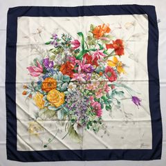 Christian Dior トロッター ネイビー シルクスカーフ 美品 Christian Dior トロッター シルク 大判 スカーフ ロゴ入り