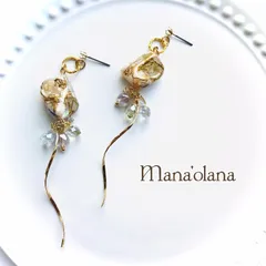 ☆天然シェル☆ゴールドライン入り　揺れるツイストスティックピアス　イヤリング