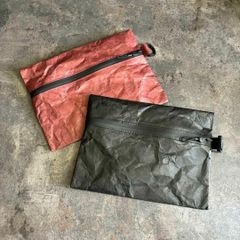 ポーチ　小物入れ　タイベック　軽量　2枚セット　ブラック＆レッドパープル