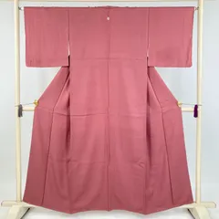 たんす屋 TANSU-YA 中古 リユース着物 色無地 ピンク 紅梅色 セミフォーマル 地紋織り 袷 絹 未洗い 【身丈】153cm【裄丈】65.5cm MS3456