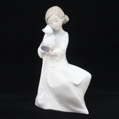 美品　LIADRO リヤドロ 帽子をかぶった前かがみの少女　希少 楽天市場】リヤドロ 春めく季節 帽子の少女 乙女 女性 01009749