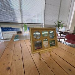 【現地引き取りのみ　リユース品】ウッドフォトフレーム　323×220mm