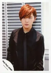 【中古】生写真(ジャニーズ) Hey! Say! JUMP/山田涼介/上半身・シャツ黒・ネクタイ黒・右肩上がり/15夏 コンサートパンフ＆グッズ撮影オフショット/公式生写真