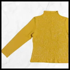 タートルネックニット Mサイズ 花柄刺繍 マスタード