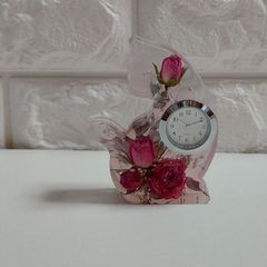 ピンクの薔薇ねこさんの置時計