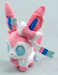 タグ付き ポケモンセンター　ニンフィア　ぬいぐるみ　ニンフィアドール ポケセン タグ付新品】ポケモンドールズ ニンフィア ぬいぐるみ ポケモン
