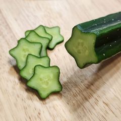 産地直送の野菜 前田農園 まえださんちのきゅうり キューリ 朝採り！10本！星型入✩