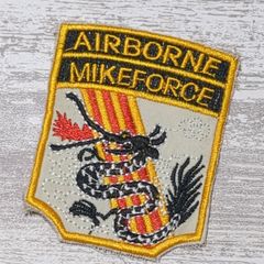 AS09 ベトナム 戦争 ワッペン ドラゴン 龍 竜 南ベトナム AIRBORNE MIKE FORCE 動物 白 刺繍 米軍 サバゲー カスタム 古着
