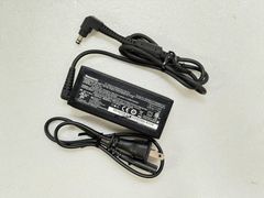 Panasonic CF-AA64B2C CF-AA64L2C CF-AA1632A 16V-4.06A 純正ACアダプタ CFシリーズ16V使用する機種充電可能