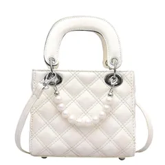 [ハルジオ] キルティングバッグ ショルダー レディース ミニ ショルダーバッグ ハンドバッグ 2WAY 小さめ スクエア ブラック ホワイト 黒 白 パール 地雷系 量産型 ゴスロリ 韓国 可愛い 斜めがけ 肩掛け バッグ (白色) [ホワイト]