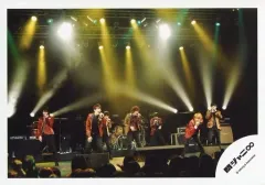 【中古】生写真(ジャニーズ) 関ジャニ∞/集合(7人)/ライブフォト・横型・全身・衣装赤黒・マイク/公式生写真