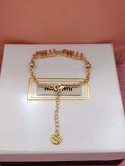 お得品🌸Miumiu・ミュウミュウ　ブレスレット　ロゴメタル ブレスレット　金色　◆レディース♪メンズ◆　超人気美品