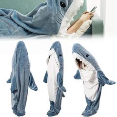 サメブランケット - 着る毛布 ぬいぐるみ サメ 寝袋 ブランケット きぐるみパジャマ 大人用 子供用 穿く毛布 そふぁーべっど さめ 寝袋 昼寝毛布 ソフトサメパジャマ漫画コスプレ衣装大人女性用、誕生日クリスマスギフト サメワンピースブランケット