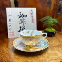 有田焼 金龍窯 江口天童 コーヒーカップ 金彩椿絵 珈琲碗 共箱 - メルカリ
