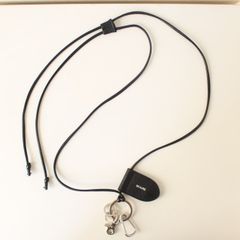 BEAURE ビュレ カウレザー マルチホルダーストラップ 黒 （w-6520221）