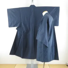 男着物 紬 アンサンブル 袷 黒色ｘ紺色 正絹 男性用きもの 羽織 セット 神社風景模様 メンズ 仕立て上がり 和服 男物 カジュアル 身丈133cm