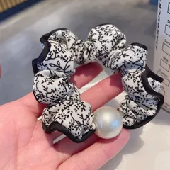 【パール付きシュシュ ヘアゴム】ブラック×ホワイト フリル柄 大人可愛い上品デザイン